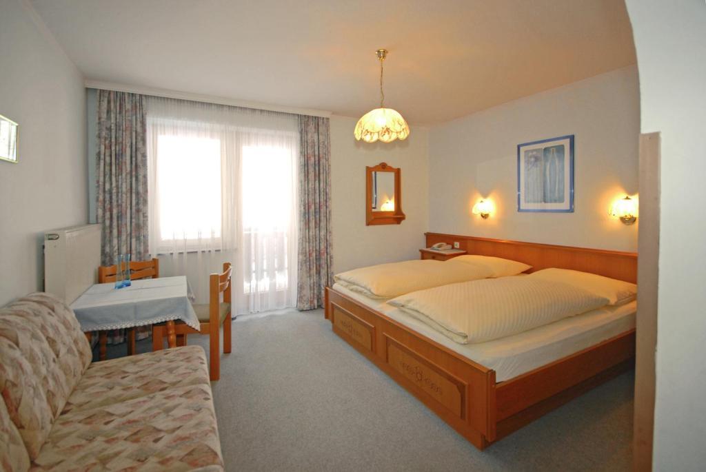 Pension Riedlsperger Saalbach Zimmer foto