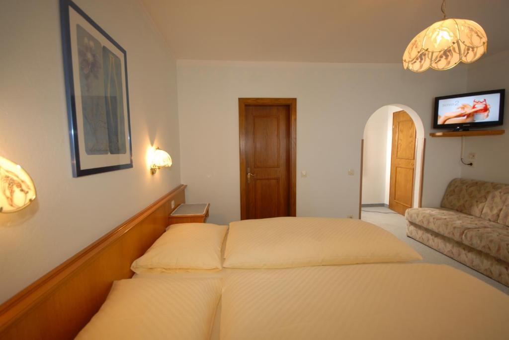 Pension Riedlsperger Saalbach Zimmer foto