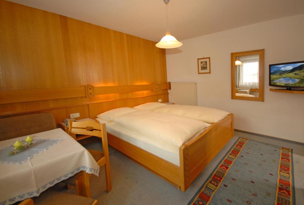 Pension Riedlsperger Saalbach Zimmer foto